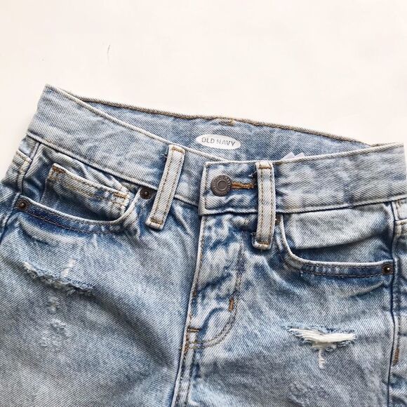 Old Navy light wash distressed denim shorts EUC 6Y - Picture 2 of 5